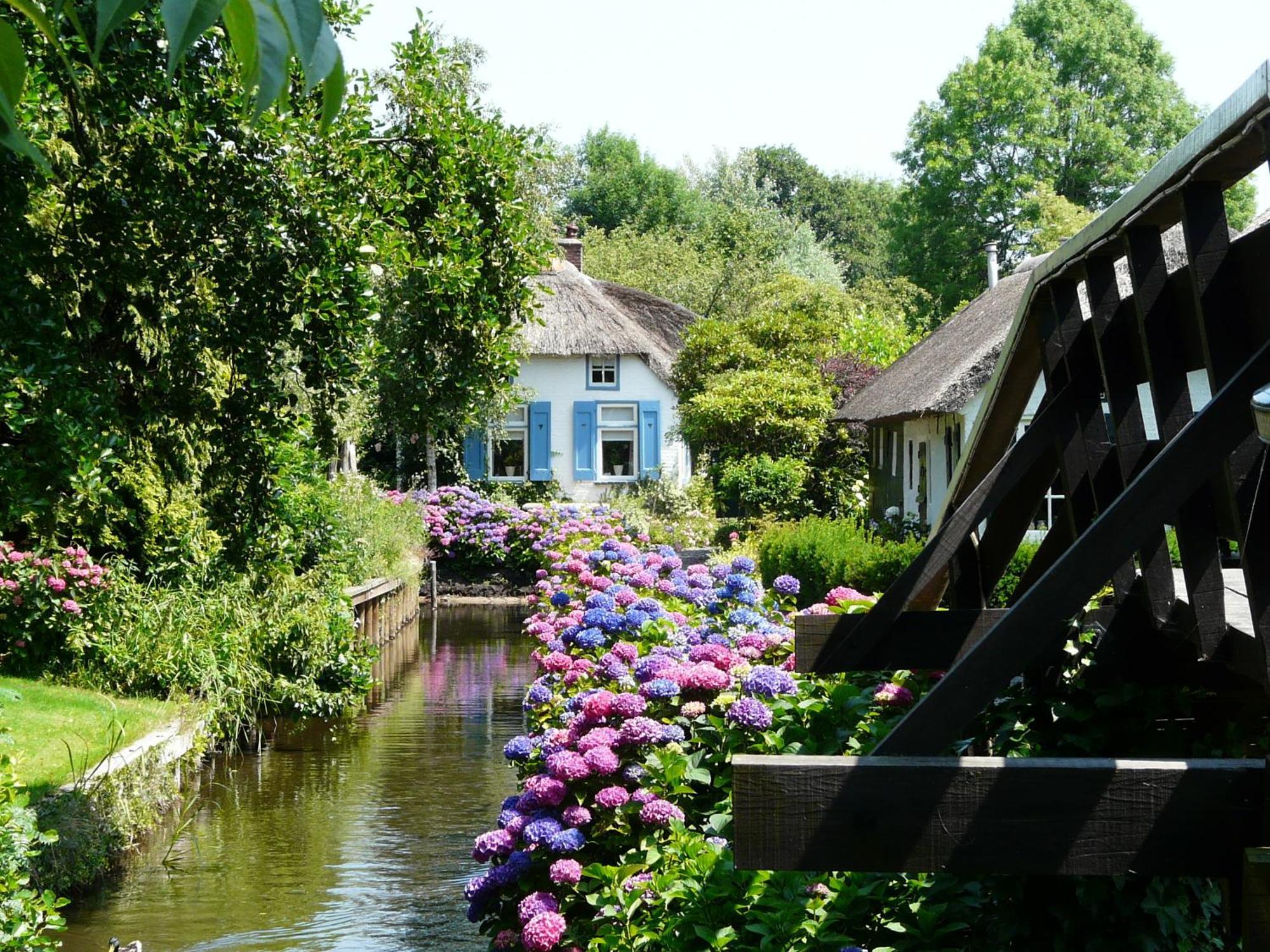 De Galeriet Giethoorn Bed & Breakfast Exterior photo